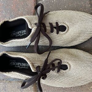 Arcopedico women’s Tan and Brown Shoes